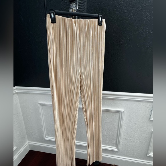 New In Two Piece Set - L - Picture 2 of 3